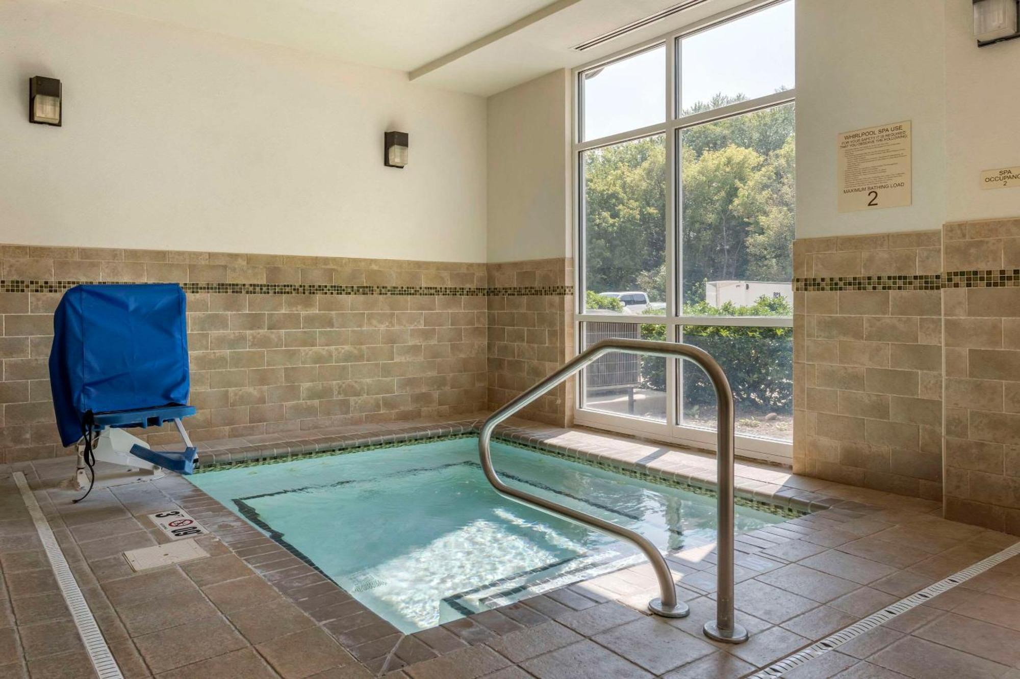Comfort Inn & Suites Dover Bagian luar foto