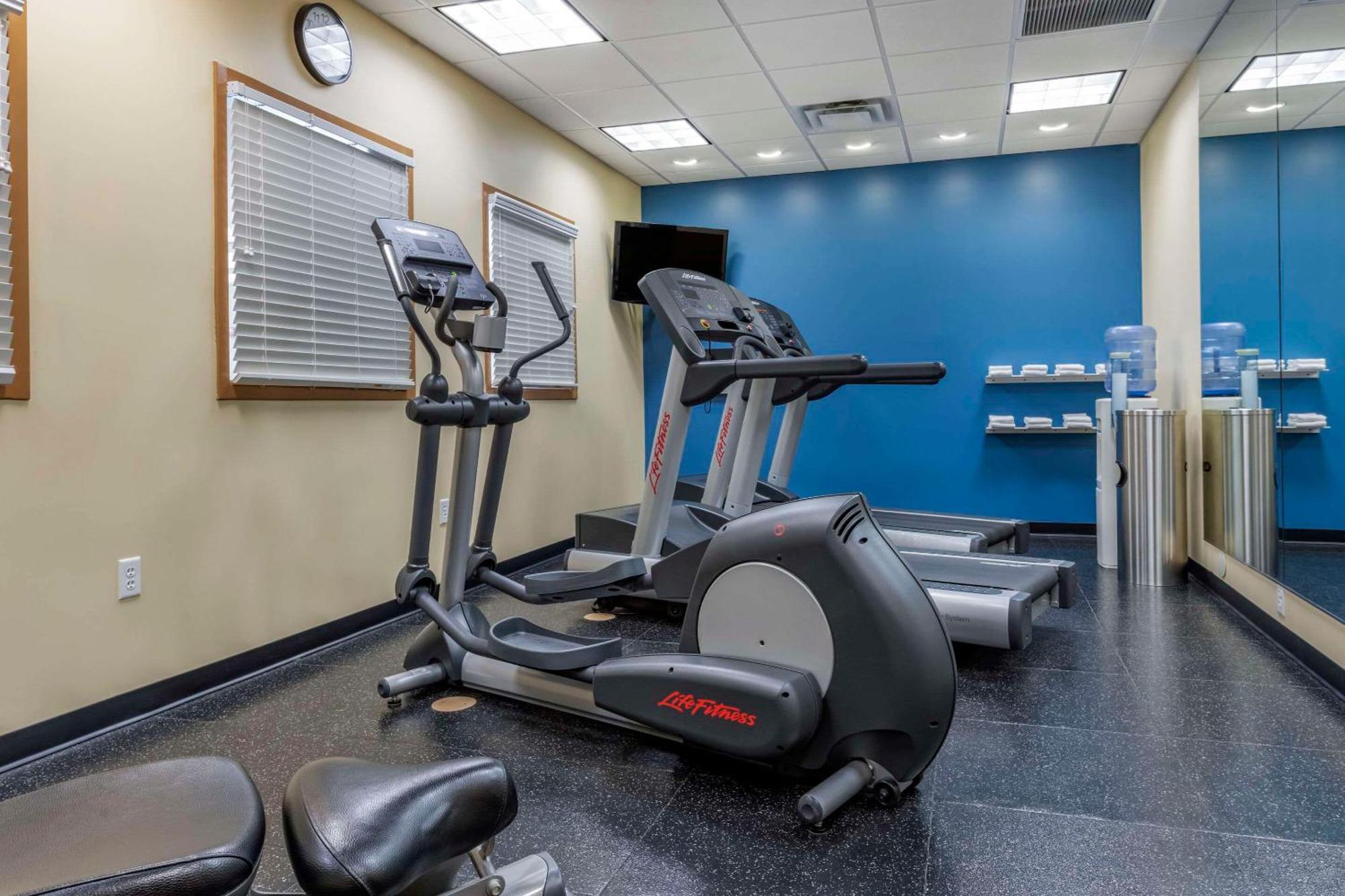 Comfort Inn & Suites Dover Bagian luar foto