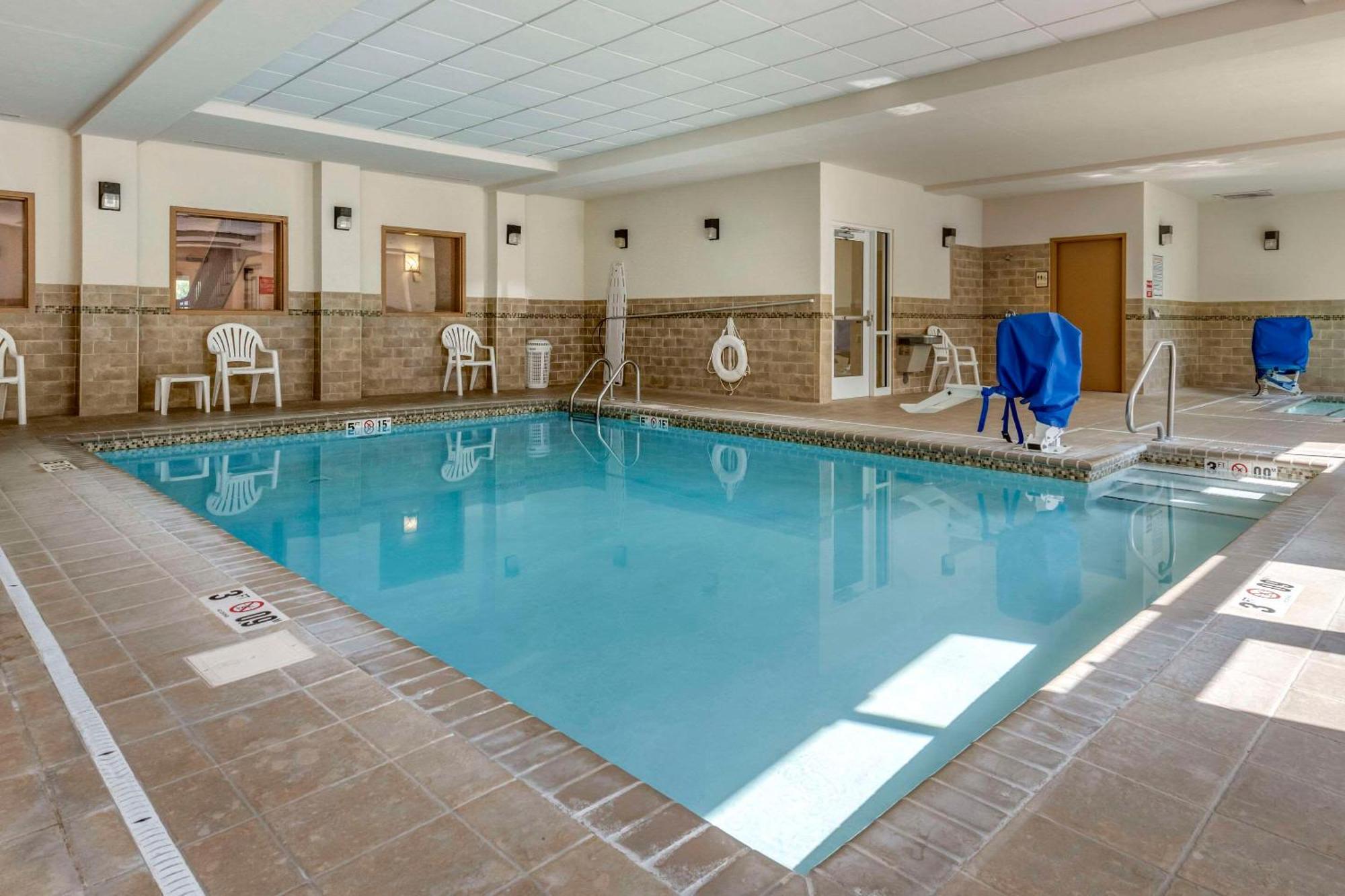 Comfort Inn & Suites Dover Bagian luar foto